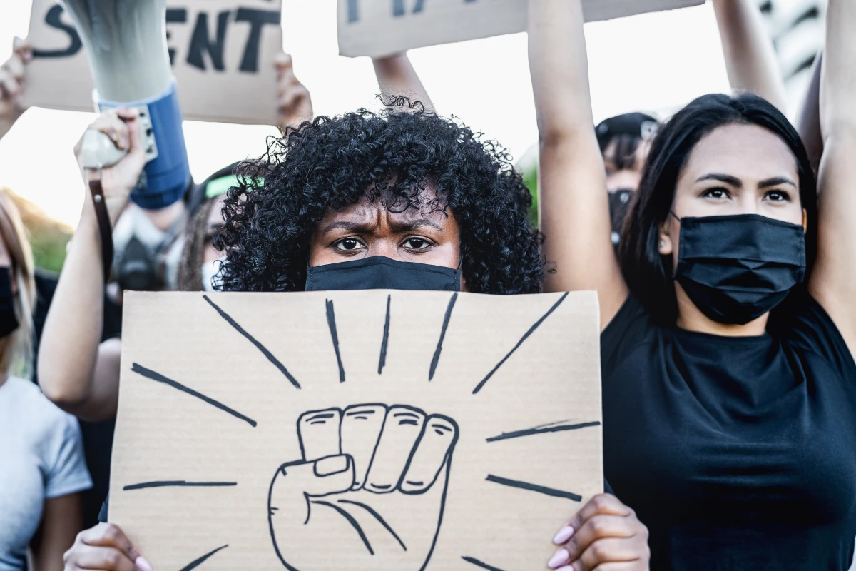 La liberté de réunion face au maintien de l'ordre : un équilibre fragile