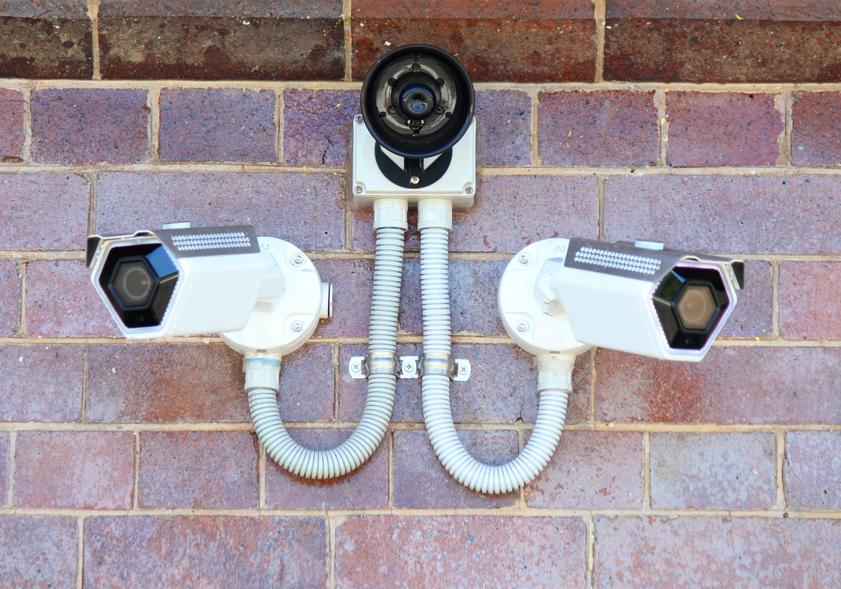 La Surveillance Numérique au Travail : Équilibre Délicat entre Productivité et Vie Privée